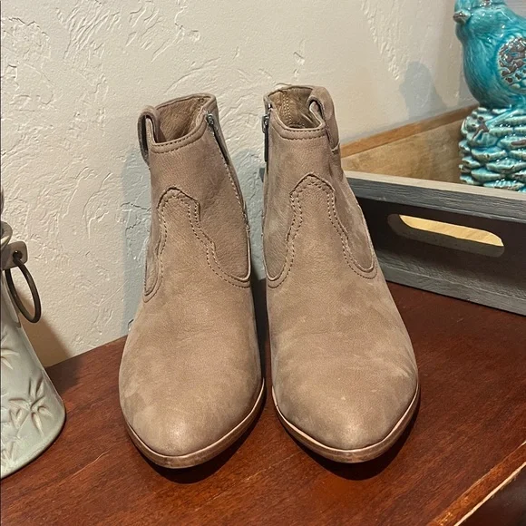 Frye Reina Western Ankle Booties Ash Tan - Picture 3 of 10